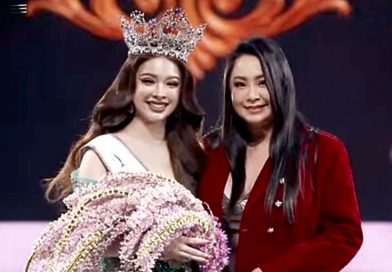 คุณหมอแยม พญ.รุ่งไพลิน รัตนชีวร ร่วมเป็นกรรมการตัดสินมิสยูนิเวิร์ส สมุทรสาคร-บึงกาฬ 2025 พร้อมมอบแรงบันดาลใจผ่านความงามอย่างมีคุณค่า